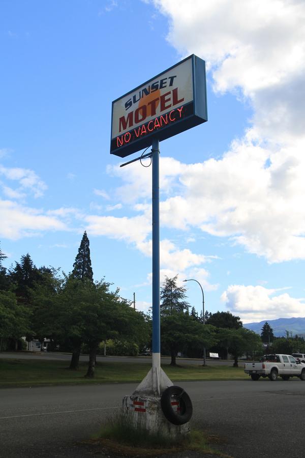 Sunset Motel พอร์ตอัลเบอนี ภายนอก รูปภาพ